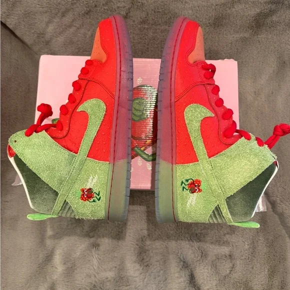 Nike SB Dunk High Strawberry Cough (Special Box) CE7093-600 OG All 13M New DS - Picture 10 of 15